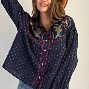 Western pearl snap Navy Embroidered 100% cotton Women's cowgirl Top NWT